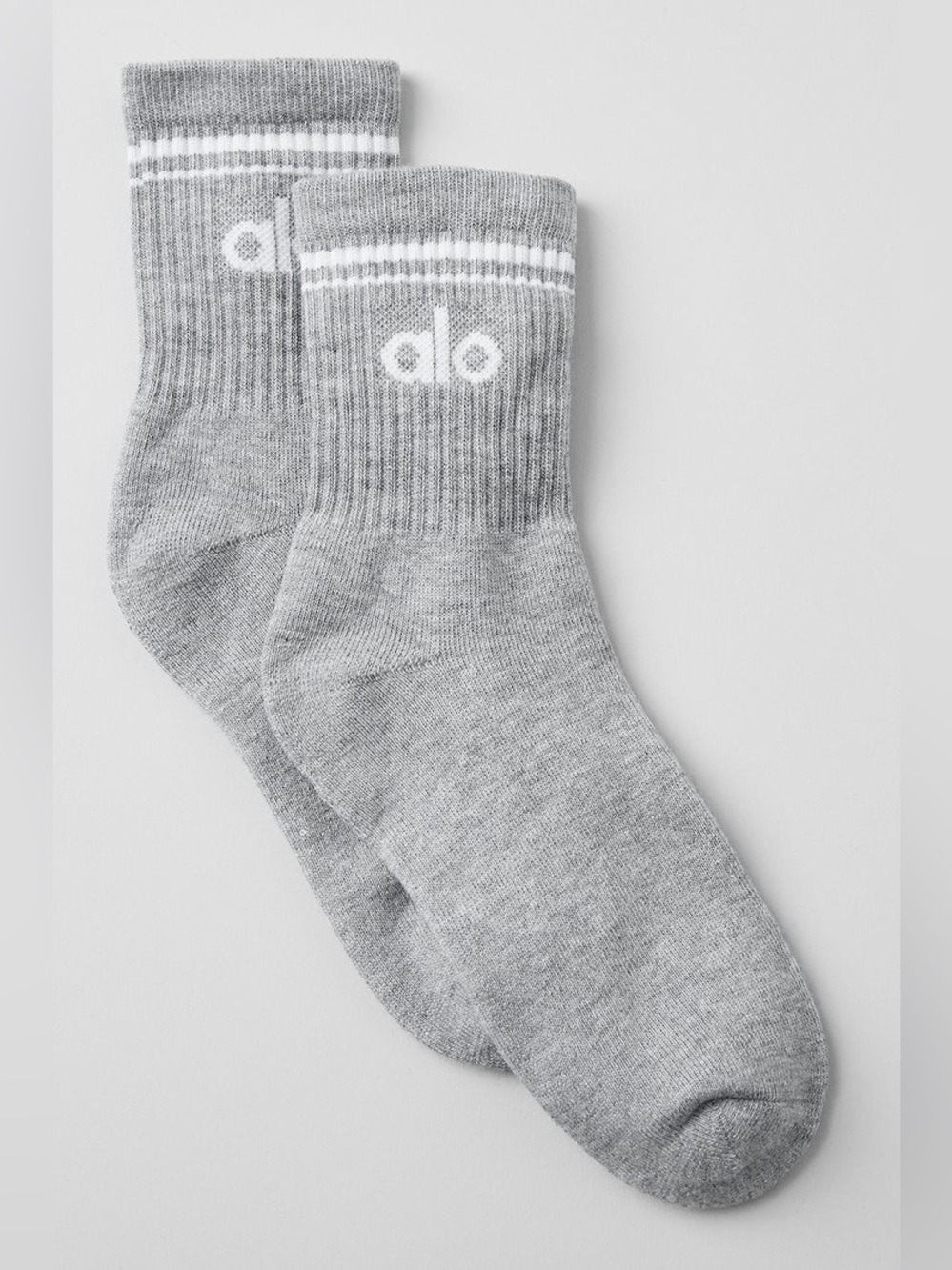 NWT Alo Yoga Unisex Half-Crew Throwback Sock Athletic Heather Grey/White - Picture 4 of 6